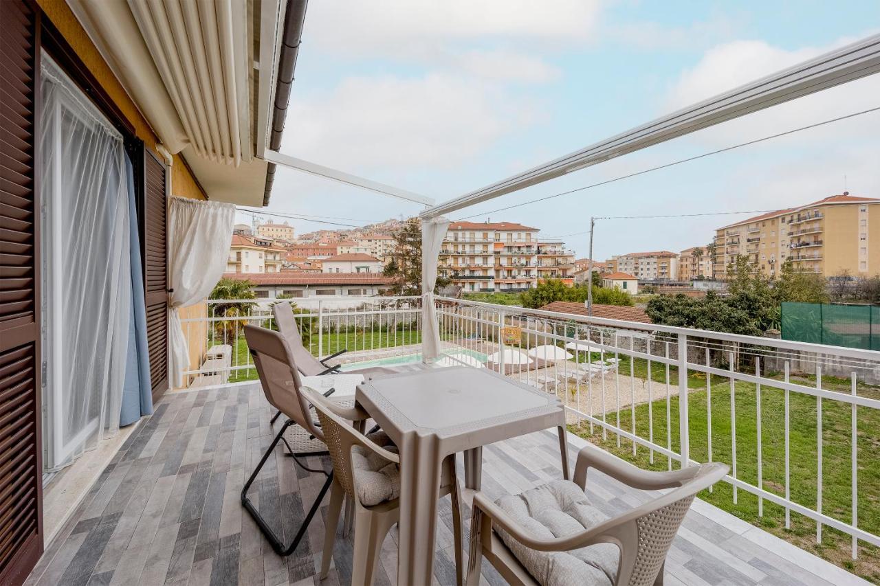 Il Gattino Di Porto - Apt 6 - Monolocale Terrazzo Piscina Imperia Exterior foto